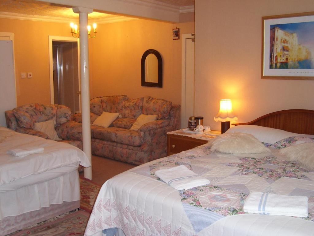 Roxburghe Guest House 킨로스 외부 사진