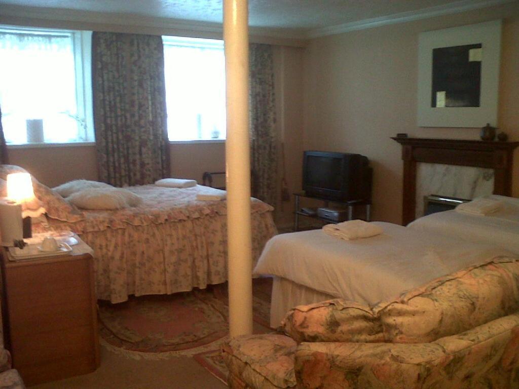 Roxburghe Guest House 킨로스 외부 사진